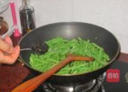 橄榄菜炒豆角的做法图解6