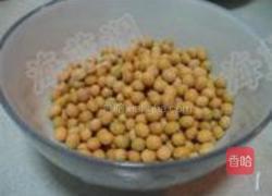 炸黄豆的做法图解1