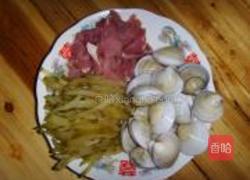 蛤蜊榨菜滋补汤的做法图解2