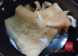 晶莹剔透猪皮冻的做法图解2