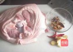 私房菜啤酒卤猪肘的做法图解1