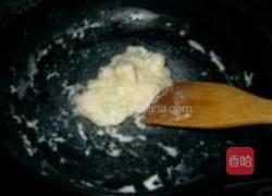 蜜豆蛋清炒牛奶的做法图解5
