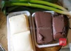 鸭血炖豆腐的做法图解1
