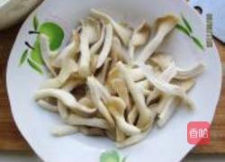 丝瓜袖珍菇的做法图解1