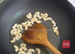 腰果香菇炒芥兰梗的做法图解4