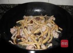 丝瓜炒茶树菇的做法图解8