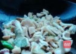 青头菌炒肉片的做法图解6