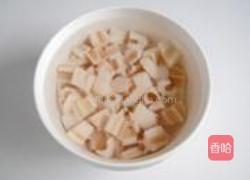 糖醋方寸藕的做法图解2