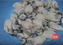 姜蒜炒生蚝的做法图解1
