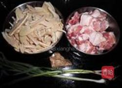 水笋烧肉的做法图解1