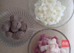 牛肉丸辫子炸酱面的做法图解2