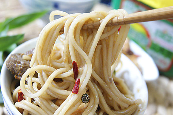 牛肉丸辫子炸酱面