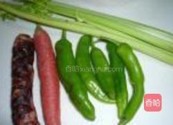 腊肠青蔬的做法图解2