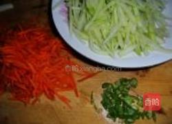 爽脆炝拌双丝的做法图解1