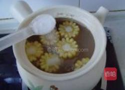 莲藕玉米排骨汤的做法图解4