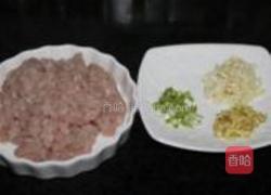 香煎包菜锅贴的做法图解1