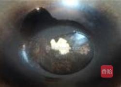 腊肠炒双蔬的做法图解1