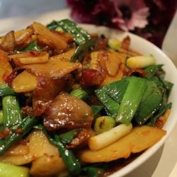土豆回锅肉的做法[图]