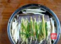 葱姜茭白蒸鳗香的做法图解3