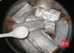 芝麻辣酱烧带鱼的做法图解1