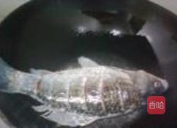 酱焖鲫鱼的做法图解2