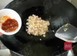 酸菜酱鱼丁面的做法图解9