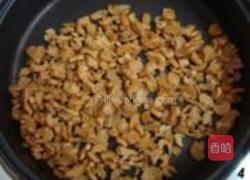 麻辣金钩香酥花生的做法图解4