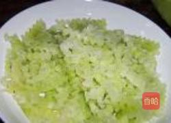 花生拌莴笋丝的做法图解3