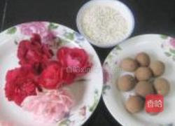 月季花桂圆糯米粥的做法图解1