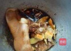 卤水猪耳朵的做法图解2