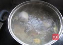 苡米百合猪骨汤的做法图解8
