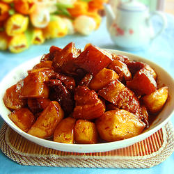 土豆红烧肉的做法[图]