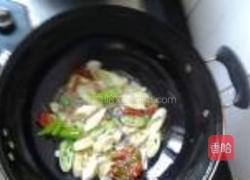 紫甘蓝炒鸡蛋的做法图解2