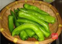 虎皮青椒的做法图解1