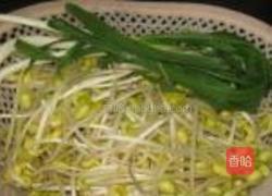 青蒜炒豆芽的做法图解1