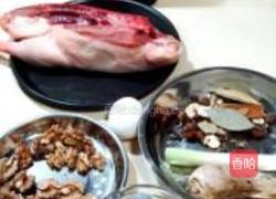 香酥桃仁鸭方的做法图解1
