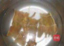 竹笋炖腊肠的做法图解2