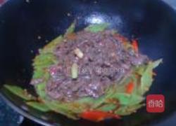 莴笋泡椒炒牛肉的做法图解9