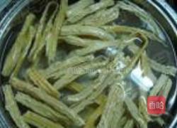 牛肉腐竹粉丝的做法图解1