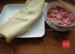 豆腐皮熏肉卷的做法图解1