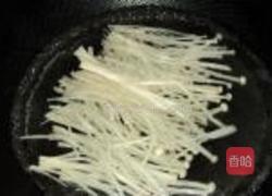 金针菇拌西兰花茎的做法图解7