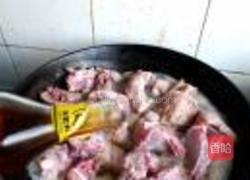 白萝卜烧排骨的做法图解2