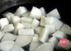 白萝卜烧排骨的做法图解3