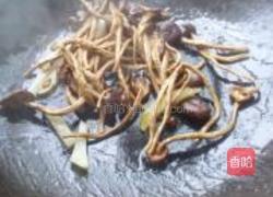 茶树菇冻豆腐汤的做法图解3