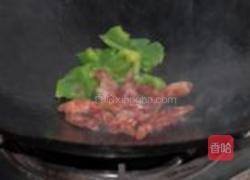 广式腊肠炒包菜的做法图解4