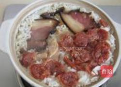 熏肉香肠煲仔饭的做法图解4