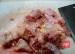 京味栗子烧鸡块的做法图解1