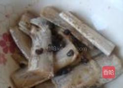 豉汁蒸带鱼的做法图解2