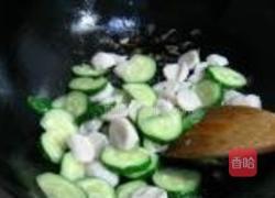 黄瓜炒鱼丸的做法图解4
