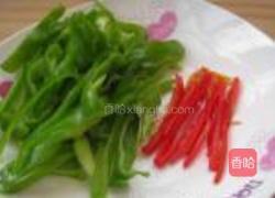 青红椒炒面筋的做法图解4